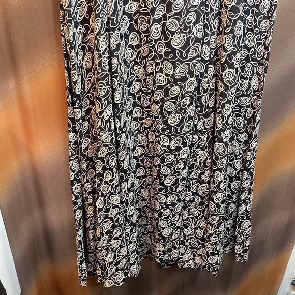 Laundry by Ann Taylor. Black and cream 20’s style long dress. 36”‎ chest. 123 - Picture 5 of 5